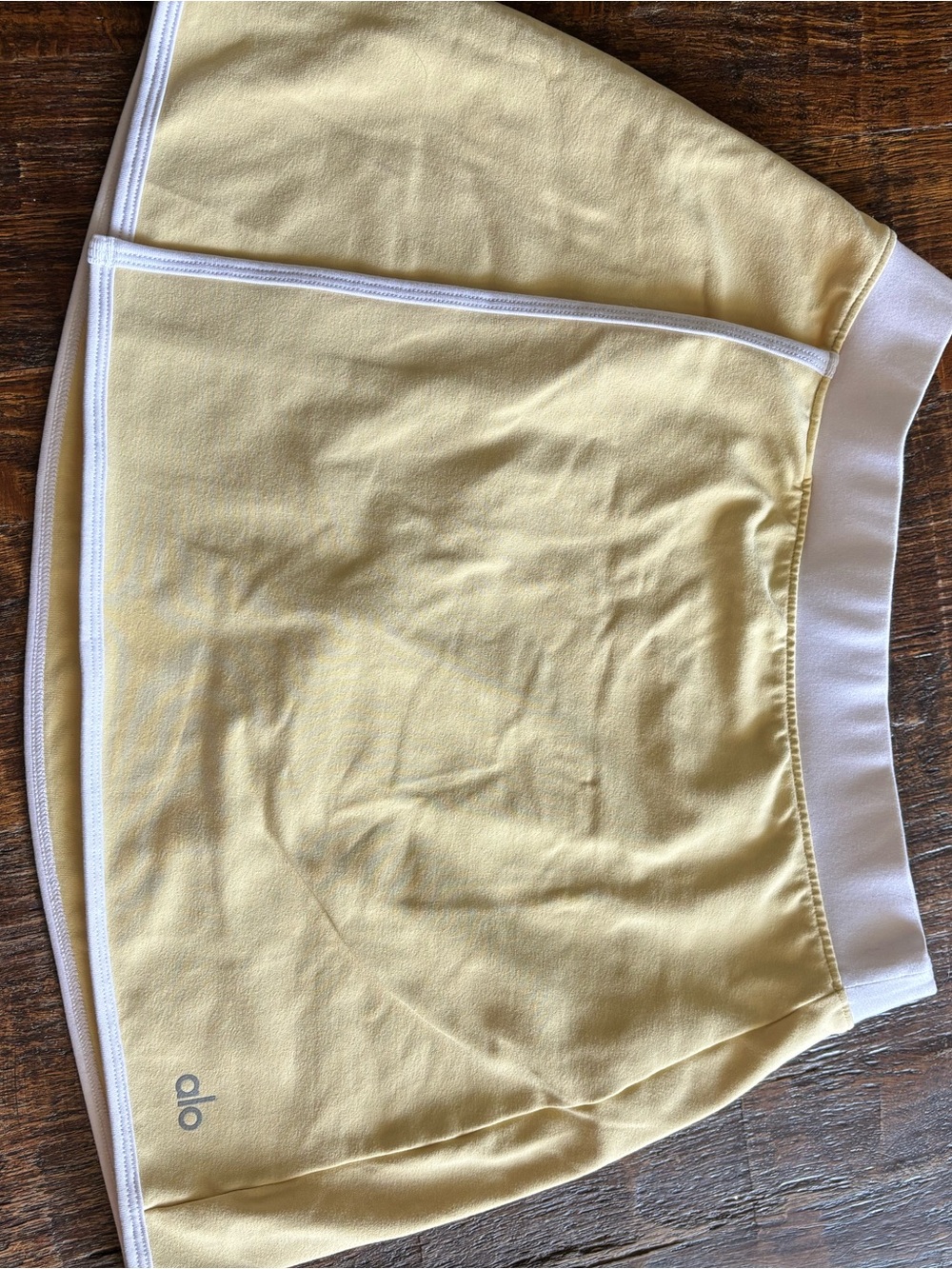ALO Yoga Pale Yellow Active Skort with White Waistband